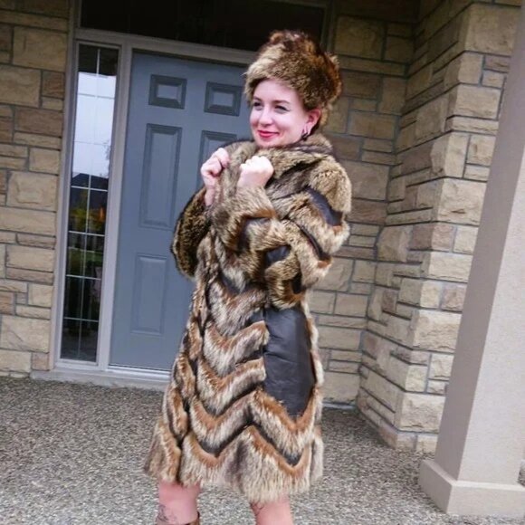 VINTAGE 1960s fur & leather lined coat & matching hat SZ S - M - Picture 1 of 15